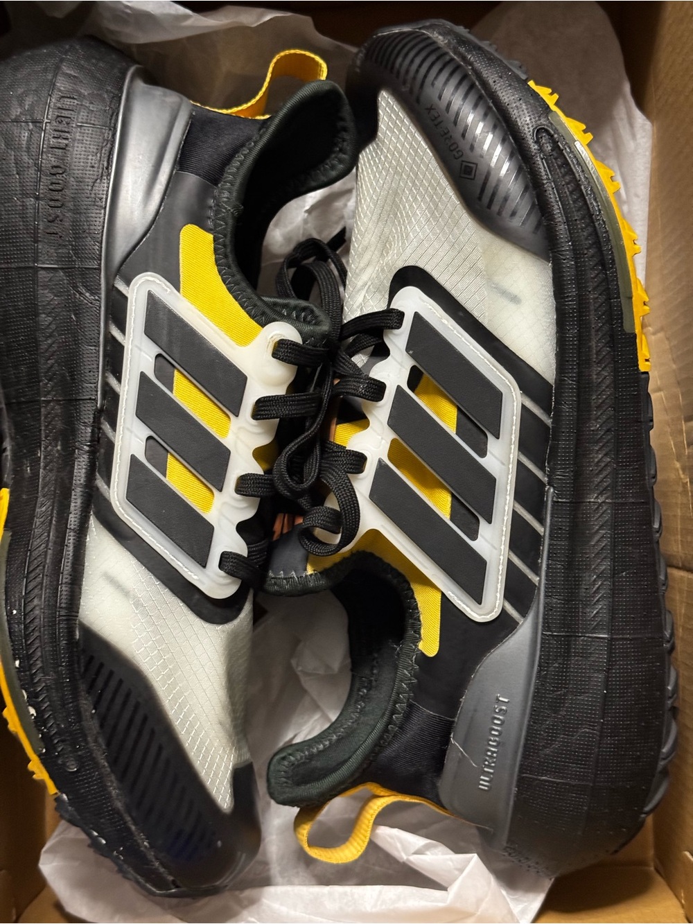 ADIDAS UltraBoost Light GORE-TEX Women’s 7 EUC - Picture 8 of 10